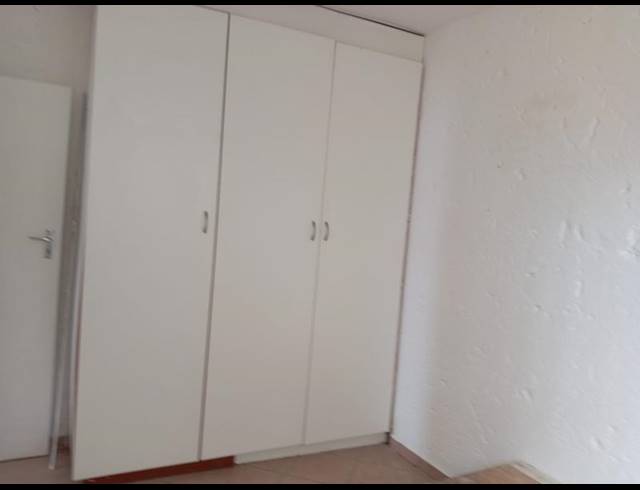 2 BEDROOM APARTMENT FOR SALE IN LAWRENCE ROCKS